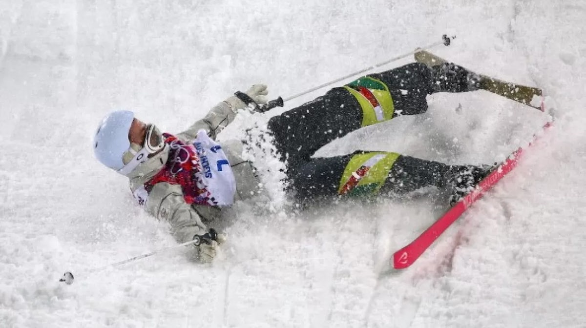Begg-Smith crashes out of Moguls