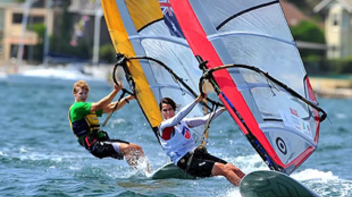 Strong breeze sees Aussies win