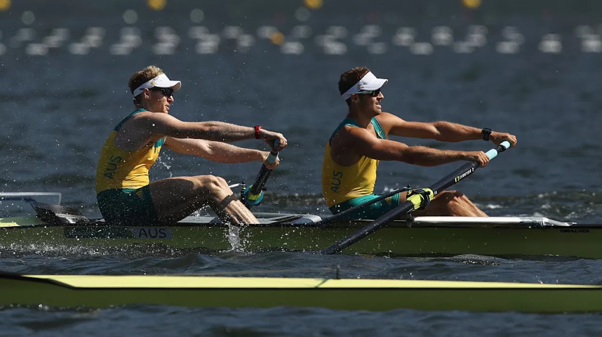 Aussie rowers advance in style