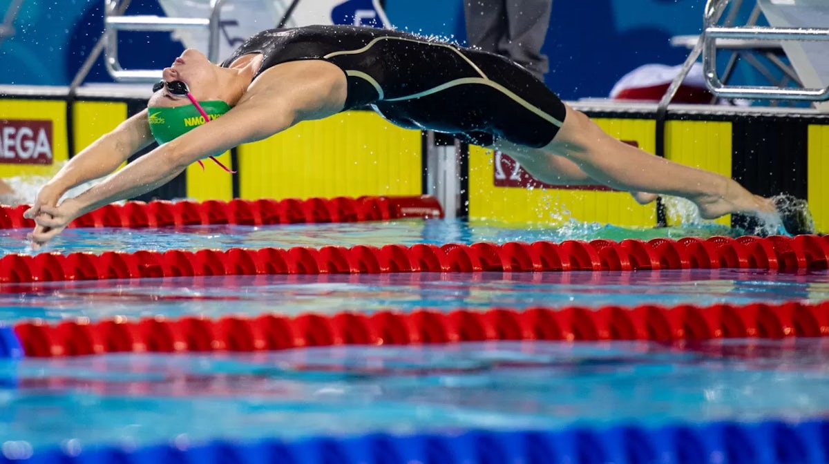 Kaylee McKeown sprints to backstroke title on golden day for Aussies