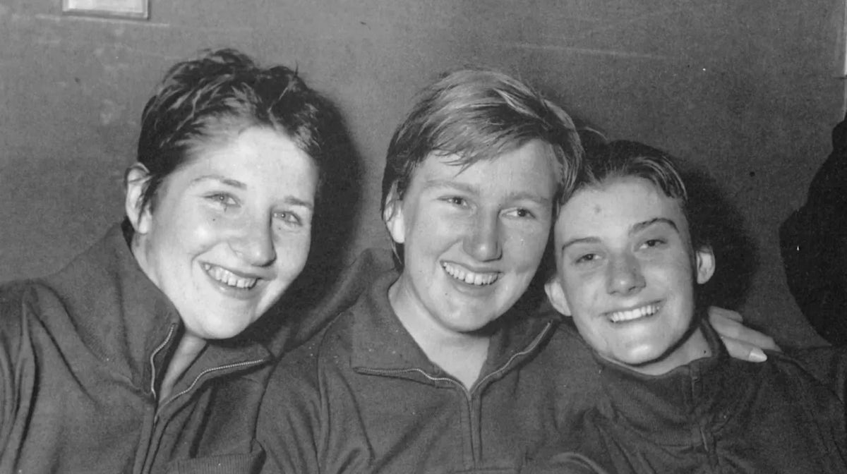 Melbourne 1956 Olympics - Dawn Fraser wins first Olympic medal