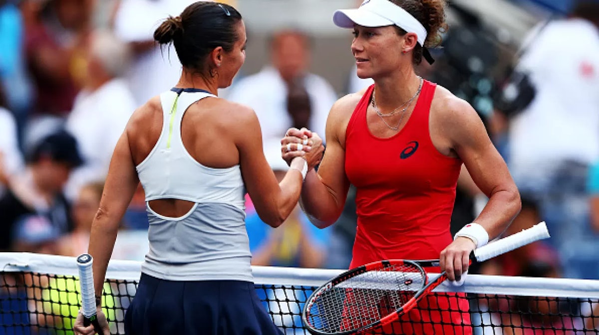 Pennetta maintains mastery of Stosur