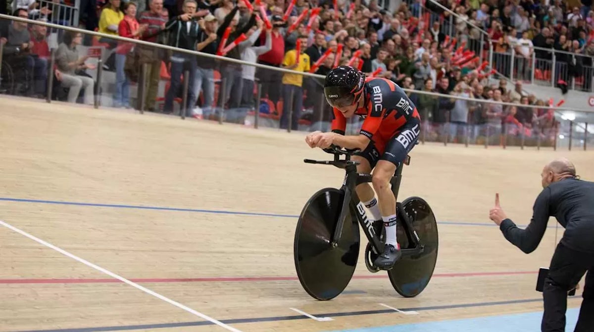 Dennis breaks cycling world record