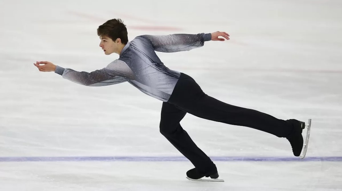 Kerry skates through pain and pressure to lock in Sochi debut