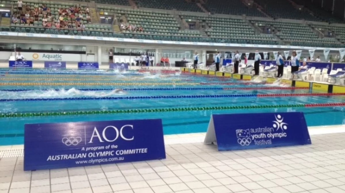 Records tumble on final day of swimming heats
