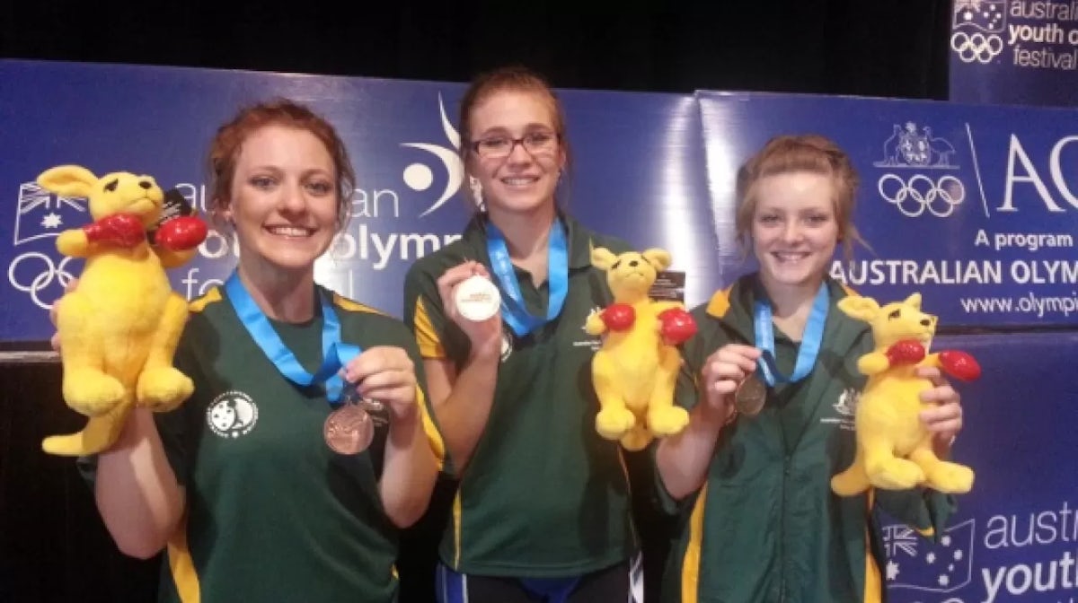 Aussies snatch silver and bronze