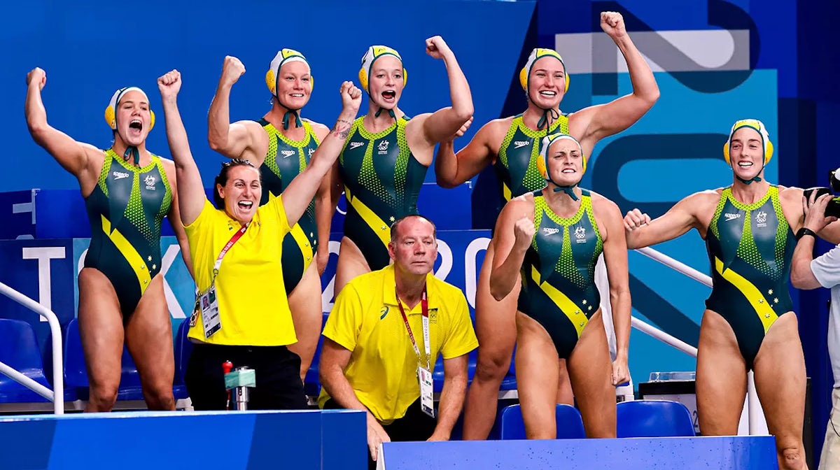Team Australia celebrating victory during the Tokyo 2020 Olympic Waterpolo Tournament Women Classification 5th-8th match between Team Australia and Team Canada at Tatsumi Waterpolo Centre on August 5, 2021 in Tokyo