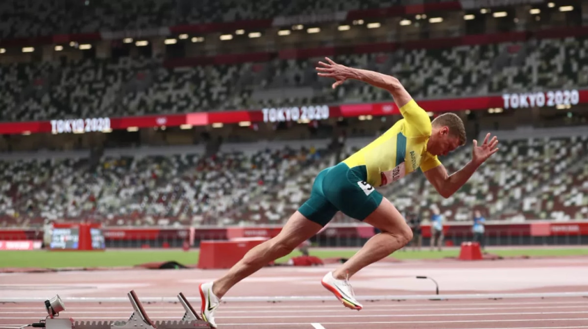 Steve Solomon out of the blocks in the 400m semi-final